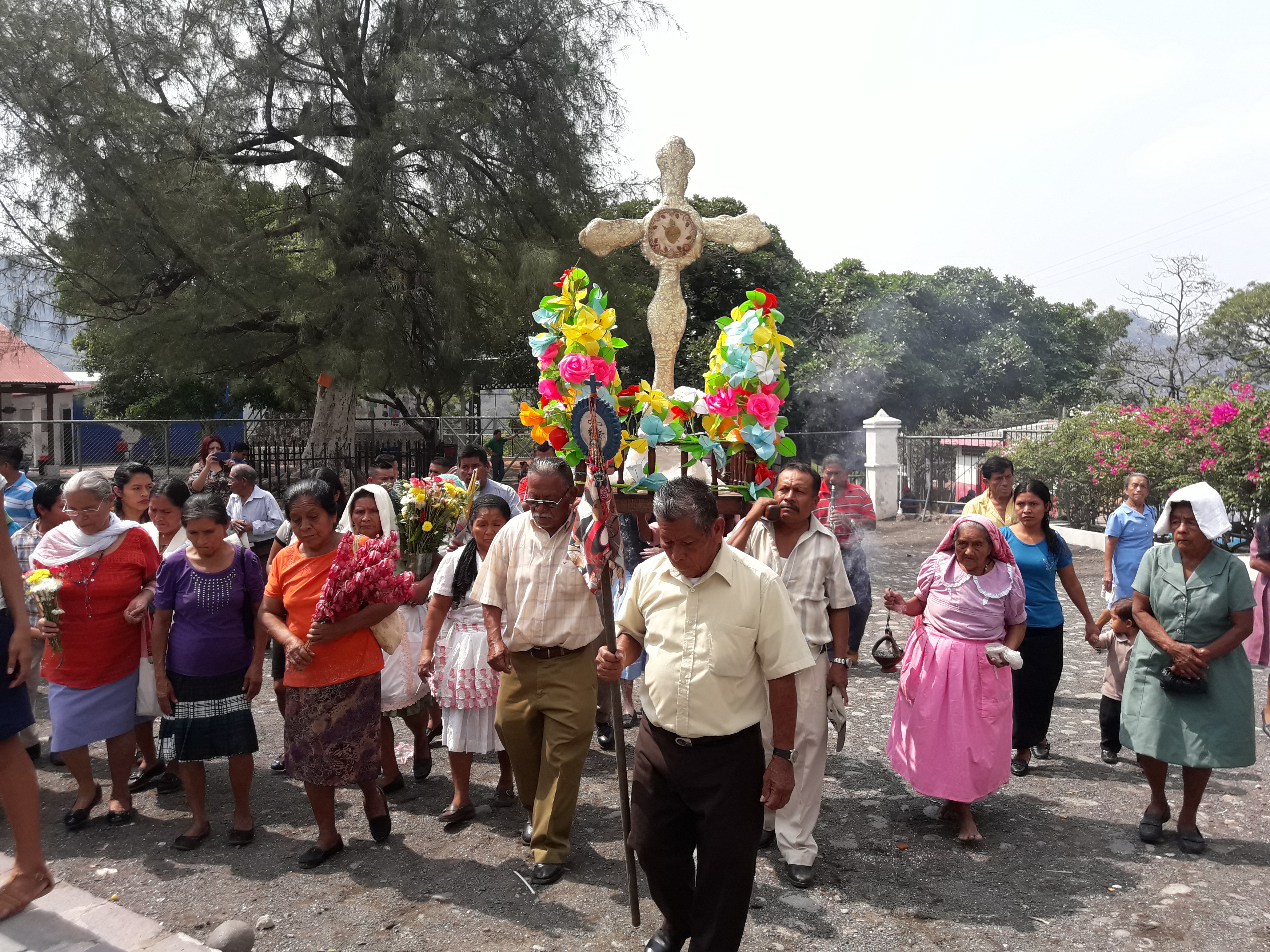 Panchimalco celebra fusión religiosa y el tributo a la madre tierra - El Diario CoLatino