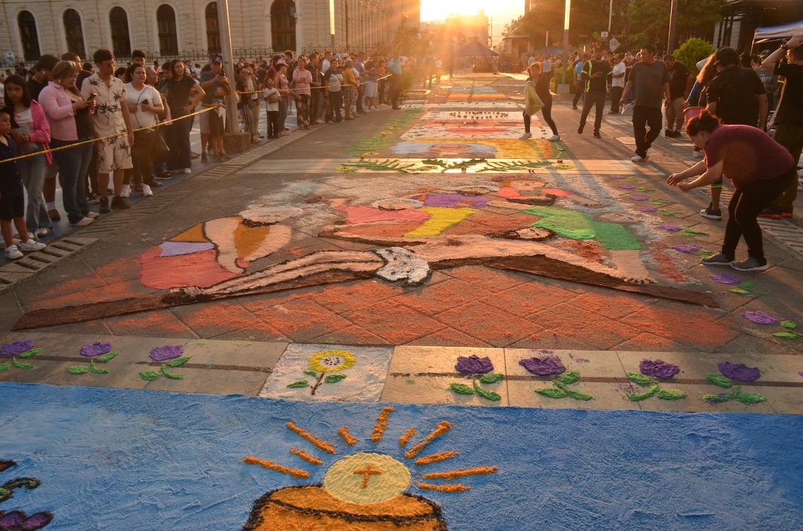 La lluvia no detuvo el tributo a»Piocha»