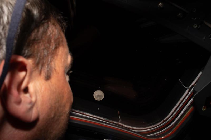 Tripulación de Artemis II supera récord de distancia de Apolo 13