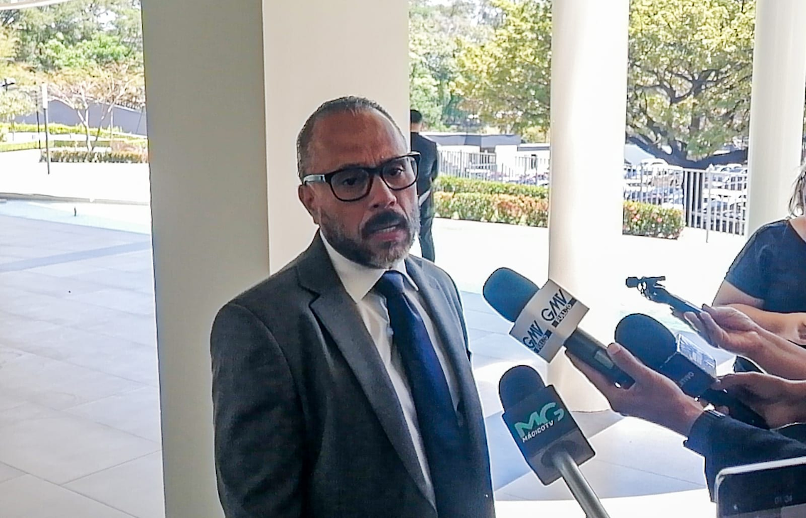 “No lo hemos tocado hasta el momento»: Ernesto Castro sobre firmas presentadas para derogar Ley Minera