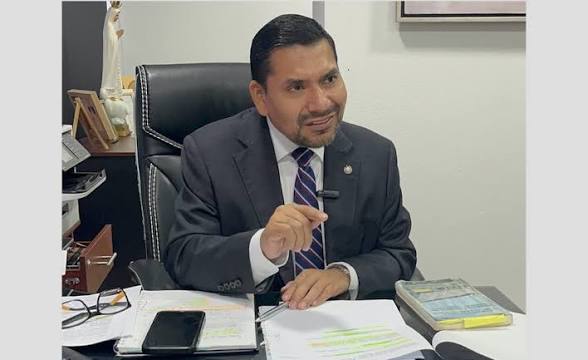 Francisco Lira anuncia su precandidatura en ARENA 