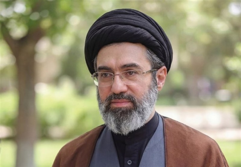 El ayatolá emite nuevas directivas en una reunión con el máximo comandante iraní