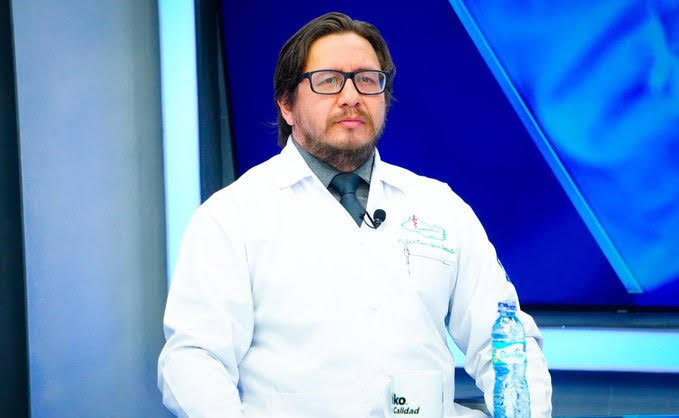 Colegio Médico pide frenar acciones contra Rafael Aguirre tras denunciar escasez