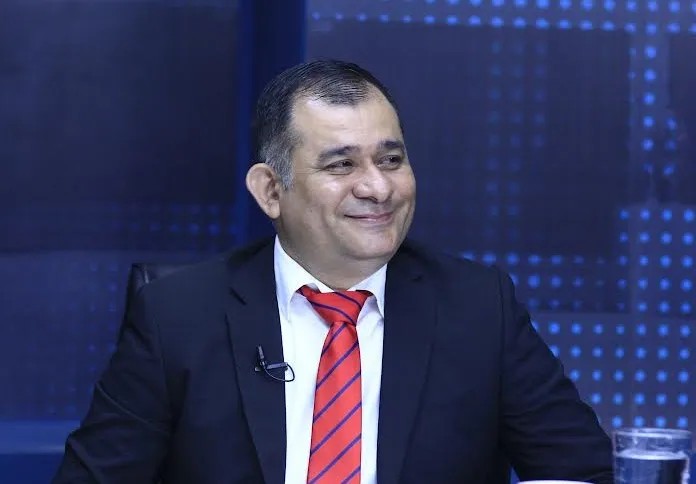 Precandidatura de Cayetano Cruz estaría en riesgo 