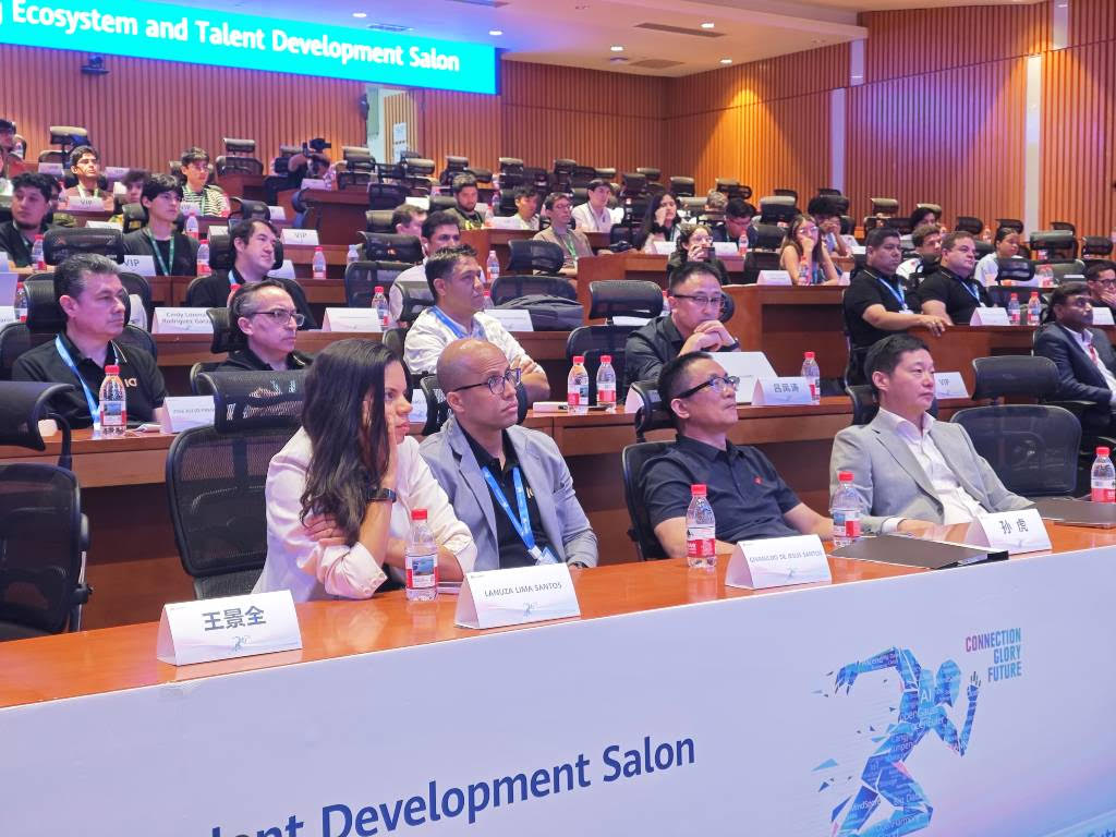 Tecnológica Huawei impulsa formación de talento en América Latina